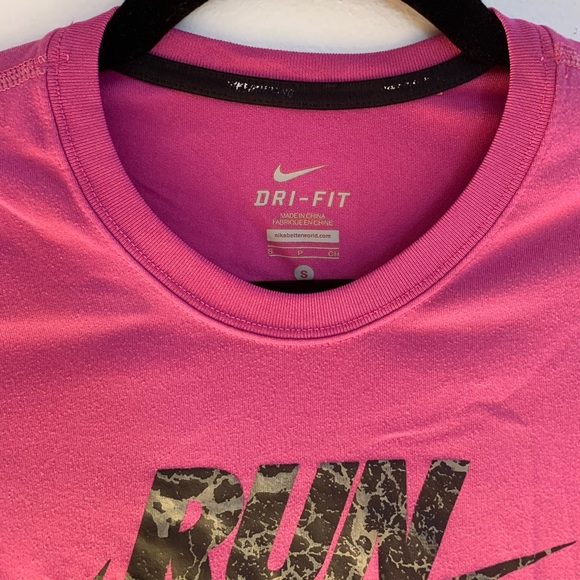 Nike pink dri-fit workout T-shirt, marble graphic - Picture 3 of 3